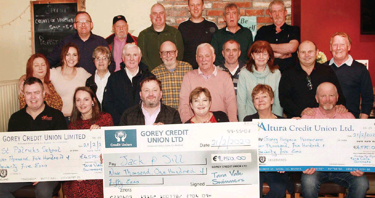 Tara Vale Swimmers present donations of €19,300 to local charities